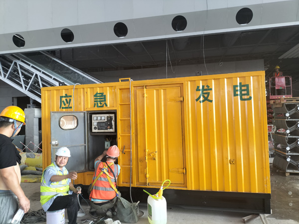 什邡怎样判断空气滤清器是否需要更换？
